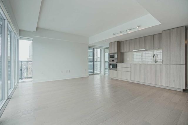 2813 - 955 Bay St, Condo with 2 bedrooms, 2 bathrooms and 1 parking in Toronto ON | Image 5