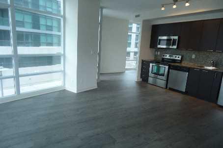 000 - 15 Bruyeres Mews, Condo with 1 bedrooms, 1 bathrooms and 1 parking in Toronto ON | Image 3
