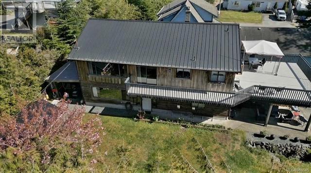 320 Leighton Way, House detached with 4 bedrooms, 3 bathrooms and 4 parking in Tofino BC | Image 1