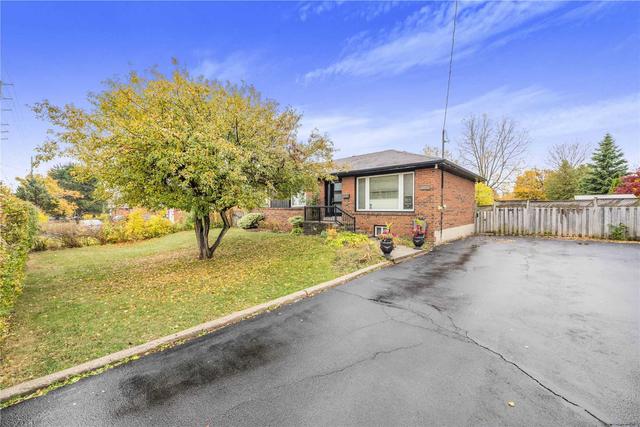 382 Third Line, House detached with 3 bedrooms, 2 bathrooms and 6 parking in Oakville ON | Image 1