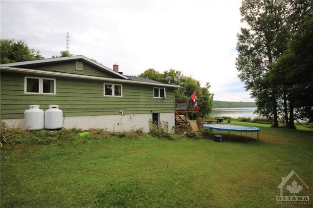 559 9th Concession Road, House detached with 5 bedrooms, 2 bathrooms and 6 parking in Rideau Lakes ON | Image 2
