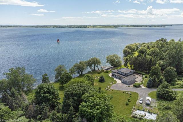 678 Howe Island Drive, House detached with 2 bedrooms, 3 bathrooms and 10 parking in Frontenac Islands ON | Image 14