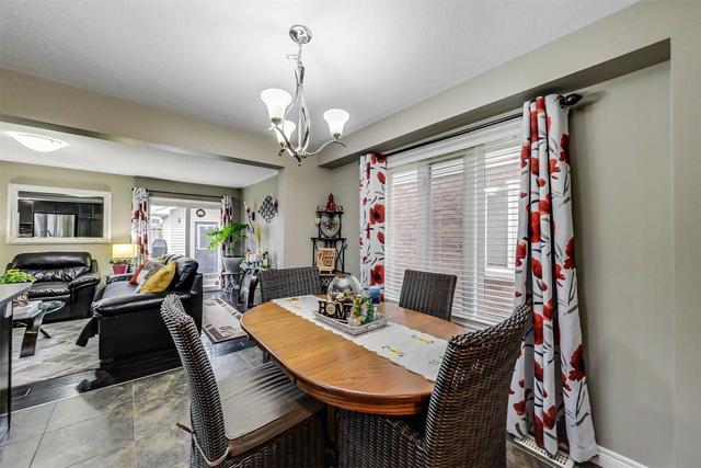 214 Pelech Cres, House semidetached with 3 bedrooms, 3 bathrooms and 2 parking in Hamilton ON | Image 3