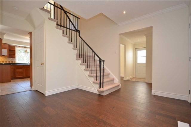 1482 Lancaster Dr, House detached with 4 bedrooms, 4 bathrooms and 5 parking in Oakville ON | Image 6