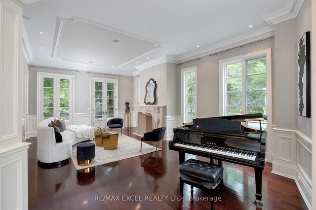 36 Old Yonge St, House detached with 5 bedrooms, 9 bathrooms and 15 parking in Toronto ON | Image 4