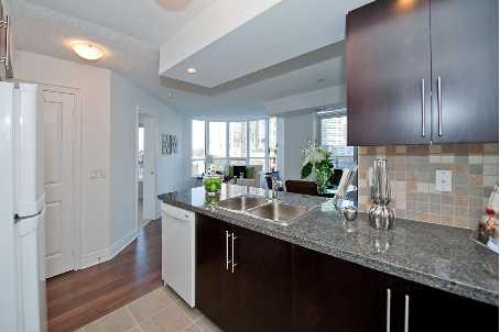 419 - 500 Doris Ave, Condo with 2 bedrooms, 2 bathrooms and 1 parking in Toronto ON | Image 5