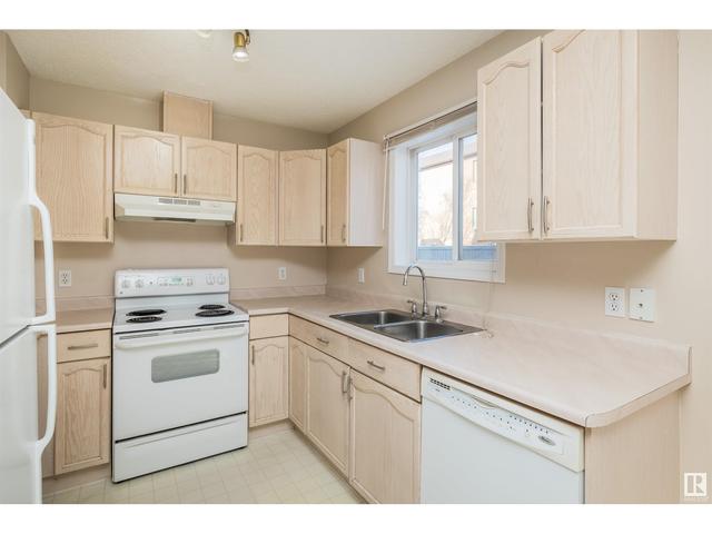 135 - 10909 106 St Nw Nw, House attached with 3 bedrooms, 1 bathrooms and 2 parking in Edmonton AB | Image 14