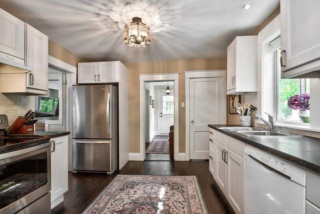 315 Maple Ave, House detached with 3 bedrooms, 2 bathrooms and 4 parking in Oakville ON | Image 22