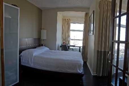 3804 - 1 King St W, Condo with 1 bedrooms, 1 bathrooms and null parking in Toronto ON | Image 4