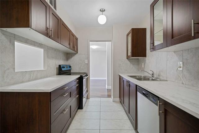 1907 - 340 Dixon Rd, Condo with 3 bedrooms, 2 bathrooms and 1 parking in Toronto ON | Image 2