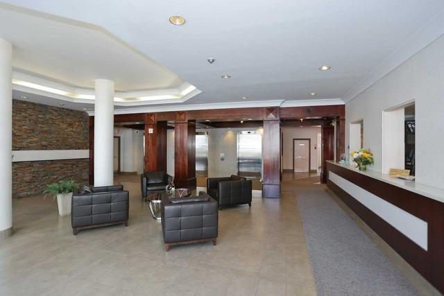 806 - 250 Webb Dr, Condo with 2 bedrooms, 2 bathrooms and 1 parking in Mississauga ON | Image 14
