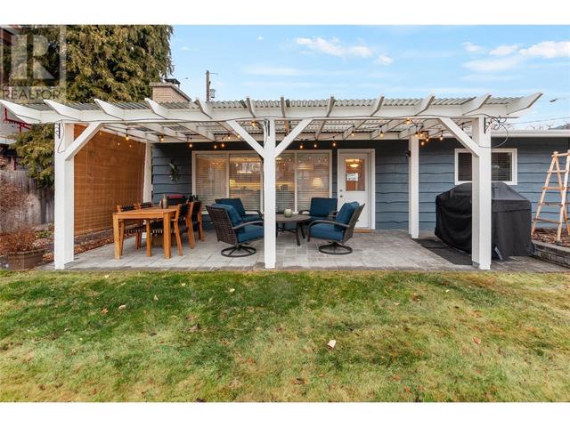 156 Ritchie Avenue, House detached with 3 bedrooms, 2 bathrooms and null parking in Okanagan Similkameen E BC | Image 27