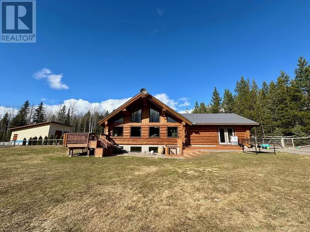 5779 Raceway Road, House detached with 4 bedrooms, 3 bathrooms and null parking in Bulkley Nechako A BC | Image 3