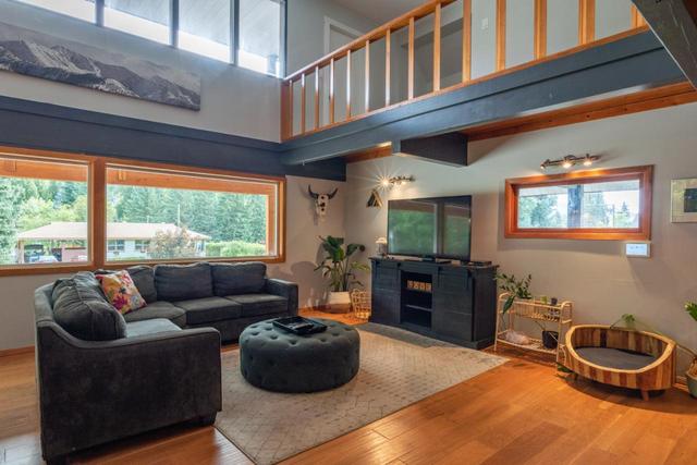 516 Glendale Avenue, House detached with 5 bedrooms, 3 bathrooms and 20 parking in Salmo BC | Image 15