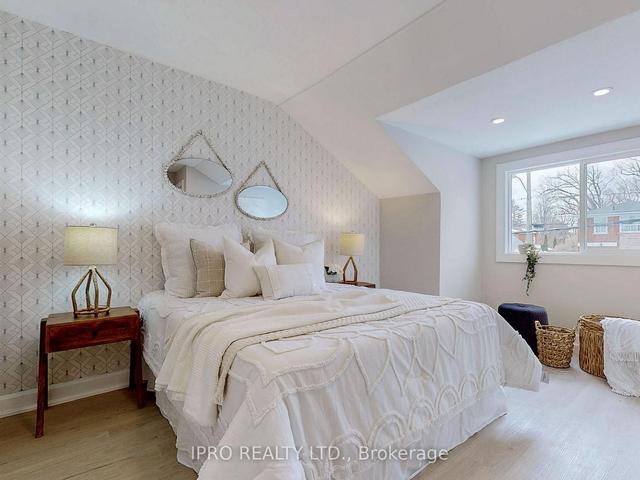 291 Harvie Ave, House semidetached with 2 bedrooms, 2 bathrooms and 2 parking in Toronto ON | Image 6