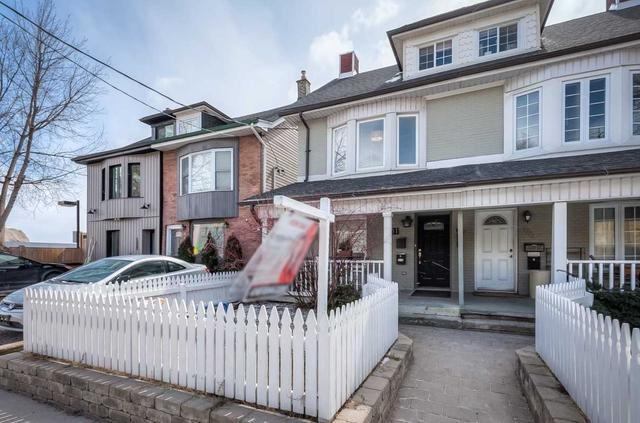 1531 Queen St E, House semidetached with 3 bedrooms, 4 bathrooms and 0 parking in Toronto ON | Image 1