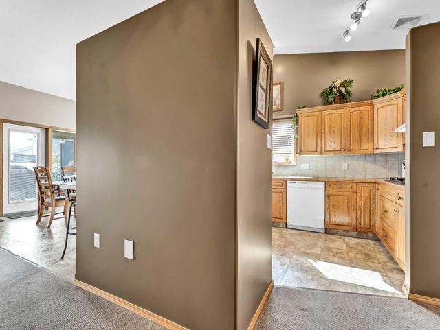 84 Sunset Crescent Sw, House detached with 4 bedrooms, 3 bathrooms and 2 parking in Medicine Hat AB | Image 18