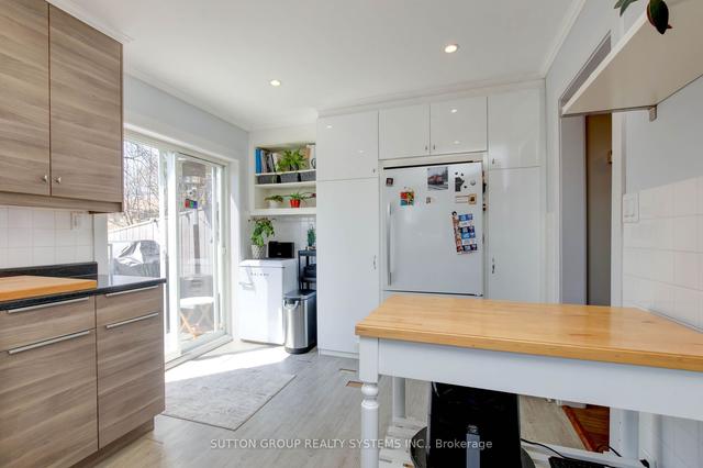 14 Louisa St, House semidetached with 3 bedrooms, 3 bathrooms and 3 parking in Toronto ON | Image 8