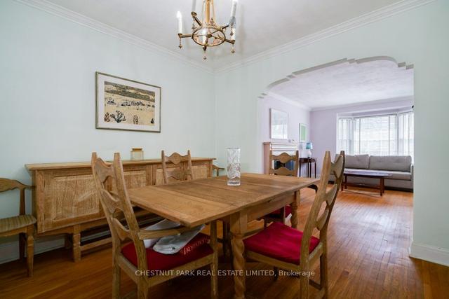 218 Lawrence Ave E, House detached with 3 bedrooms, 2 bathrooms and 3 parking in Toronto ON | Image 2