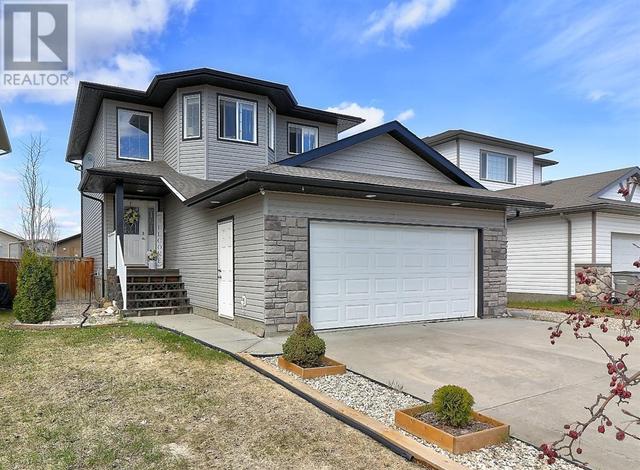 12214 103a Street, House detached with 4 bedrooms, 3 bathrooms and 4 parking in Grande Prairie AB | Card Image