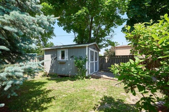 33 Erie St, House detached with 3 bedrooms, 2 bathrooms and 2 parking in Oshawa ON | Image 22