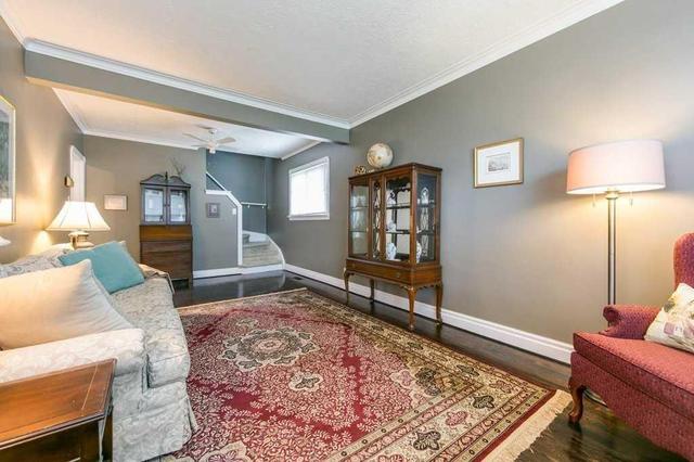 292 Glebemount Ave, House detached with 3 bedrooms, 2 bathrooms and 3 parking in Toronto ON | Image 2
