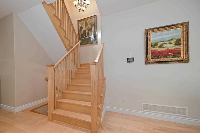 806 Old York Rd, House detached with 4 bedrooms, 4 bathrooms and 10 parking in Burlington ON | Image 9