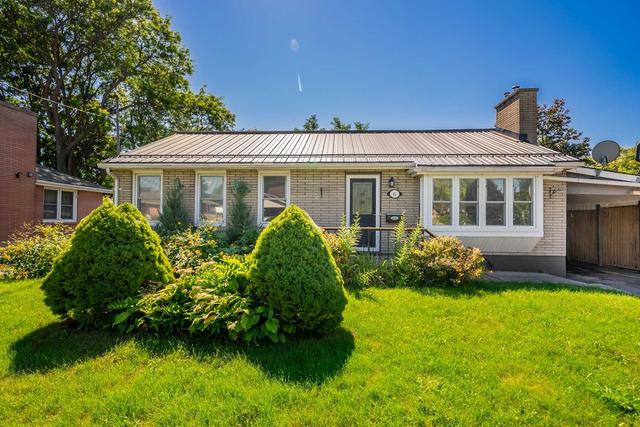 61 Hastings Dr, House detached with 4 bedrooms, 2 bathrooms and 5 parking in Belleville ON | Image 1