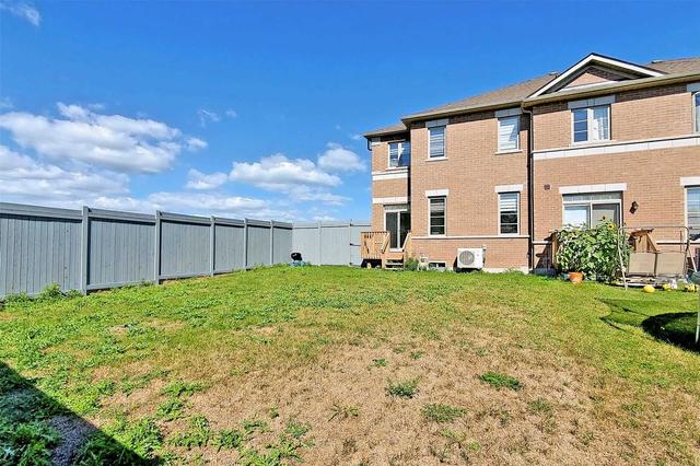 28 Decast Cres, House attached with 4 bedrooms, 3 bathrooms and 3 parking in Markham ON | Image 29