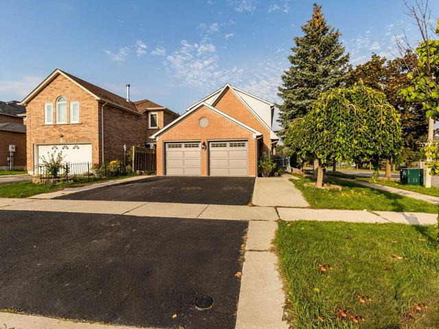 1 Newman Crt, House detached with 4 bedrooms, 4 bathrooms and 4 parking in Brampton ON | Image 12
