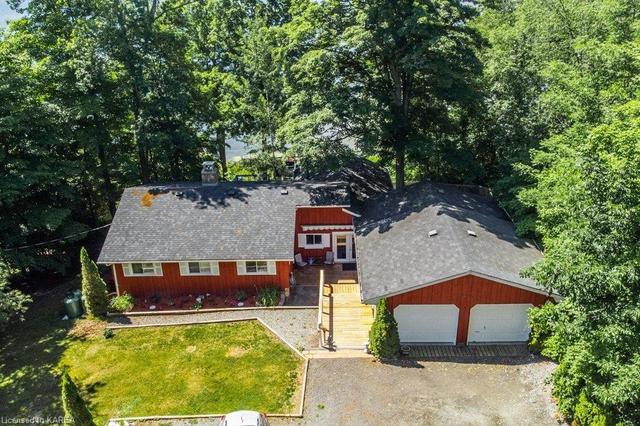 3495 Buck Point Road, House detached with 2 bedrooms, 2 bathrooms and 17 parking in South Frontenac ON | Image 4