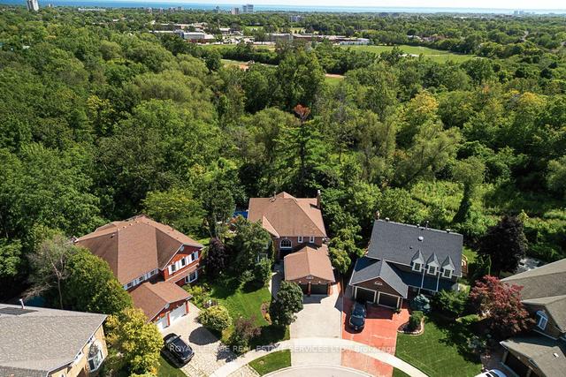 1522 Canada Crt, House detached with 4 bedrooms, 4 bathrooms and 5 parking in Oakville ON | Image 29