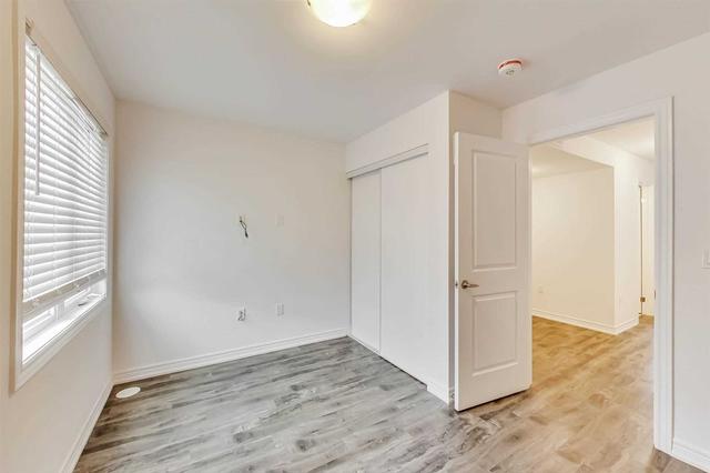 214 - 370 Hopewell Ave, Townhouse with 2 bedrooms, 2 bathrooms and 1 parking in Toronto ON | Image 4