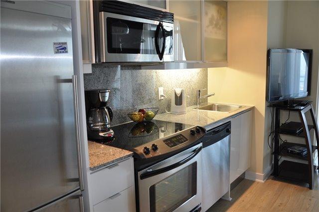 25 Telegram Mews, Condo with 2 bedrooms, 2 bathrooms and 1 parking in Toronto ON | Image 3