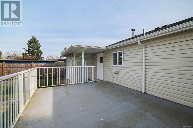 1834 15th Ave, House detached with 2 bedrooms, 1 bathrooms and 3 parking in Campbell River BC | Image 12