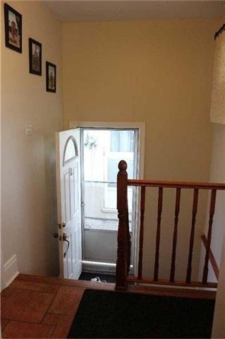 166 Dunraven Dr, House detached with 2 bedrooms, 2 bathrooms and 2 parking in Toronto ON | Image 11