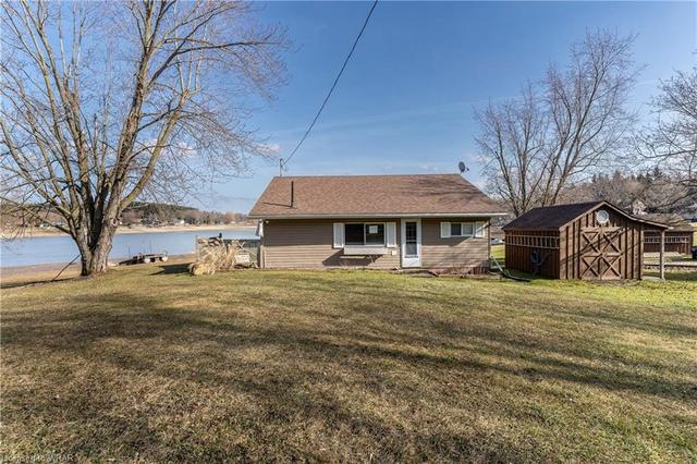 894 Road 9 W, House detached with 3 bedrooms, 1 bathrooms and 11 parking in Mapleton ON | Image 31