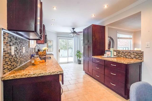 36 Glovers Rd, House attached with 3 bedrooms, 2 bathrooms and 3 parking in Oshawa ON | Image 2