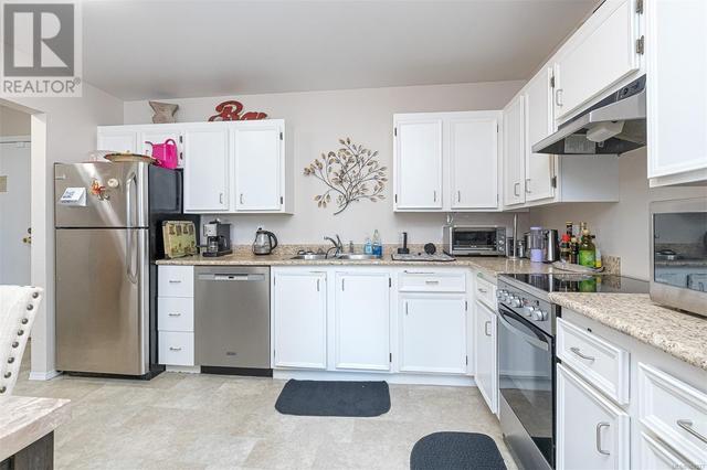 401 - 3240 Glasgow Ave, Condo with 1 bedrooms, 1 bathrooms and 1 parking in Saanich BC | Image 8