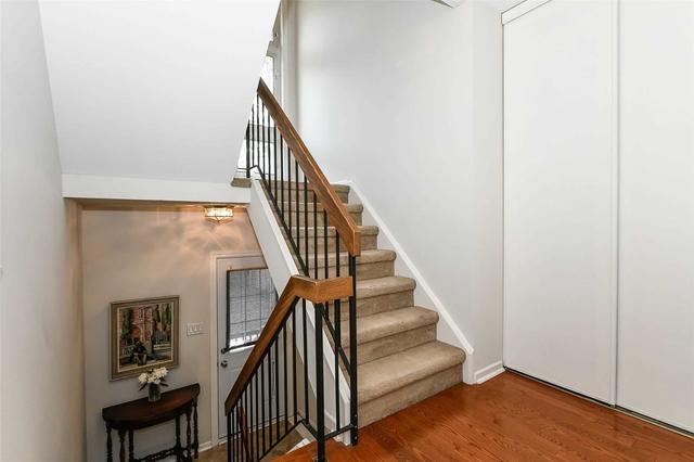 4 Tyson Shepway, Townhouse with 3 bedrooms, 2 bathrooms and 2 parking in Toronto ON | Image 5