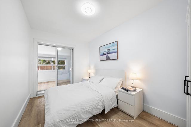 70 Fifth St, House detached with 2 bedrooms, 3 bathrooms and 1 parking in Toronto ON | Image 5
