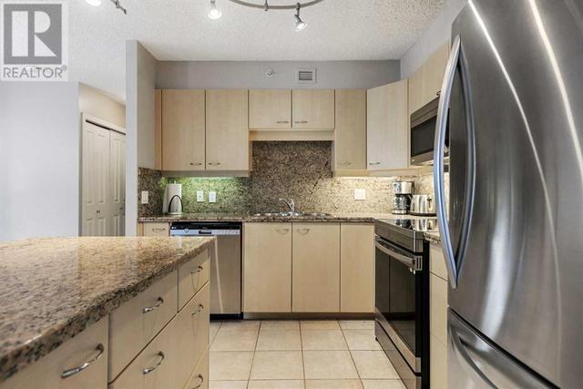 806, - 804 3 Avenue Sw, Condo with 2 bedrooms, 2 bathrooms and 1 parking in Calgary AB | Image 12