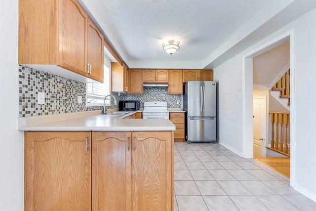 3297 Camberwell Dr, House semidetached with 3 bedrooms, 3 bathrooms and 3 parking in Mississauga ON | Image 12