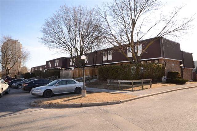 14 - 1331 Mary St N, Townhouse with 3 bedrooms, 1 bathrooms and 1 parking in Oshawa ON | Image 1