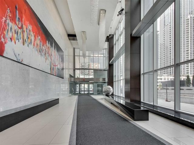 1106 - 386 Yonge St, Condo with 1 bedrooms, 1 bathrooms and 0 parking in Toronto ON | Image 30