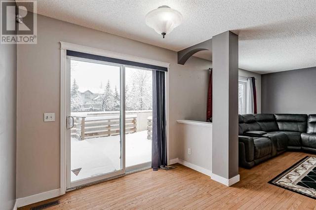 71 Wentworth Circle Sw, House detached with 4 bedrooms, 3 bathrooms and 4 parking in Calgary AB | Image 17
