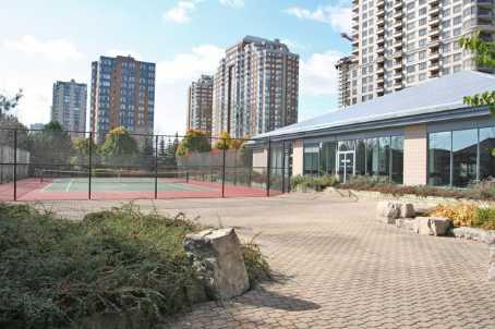 1215 - 250 Webb Dr, Condo with 2 bedrooms, 2 bathrooms and 1 parking in Mississauga ON | Image 4