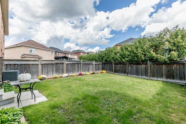 109 Beare Tr, House semidetached with 3 bedrooms, 4 bathrooms and 3 parking in Newmarket ON | Image 7