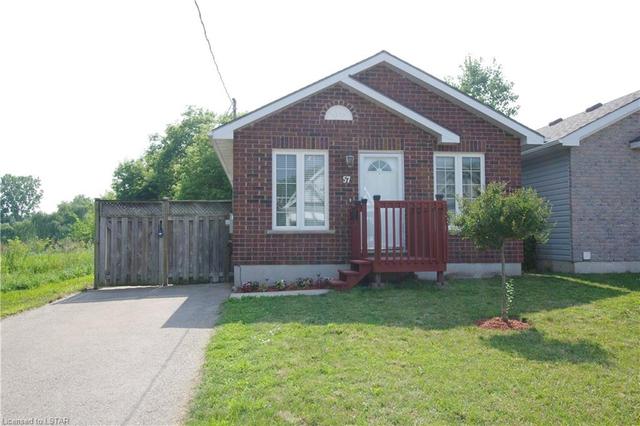 57 St Julien Street S, House detached with 2 bedrooms, 2 bathrooms and null parking in London ON | Image 2