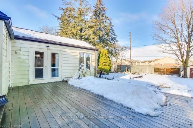 71 Maxwell Cres, House detached with 3 bedrooms, 2 bathrooms and 6 parking in London ON | Image 21